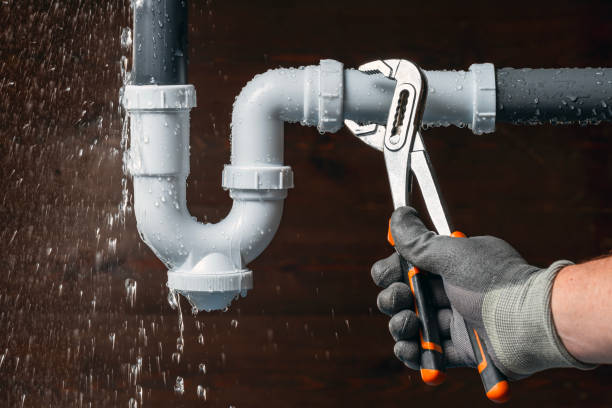 Professional Gas Line Repair technician working in Albion, IN